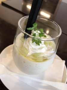 メロン飲む杏仁豆腐